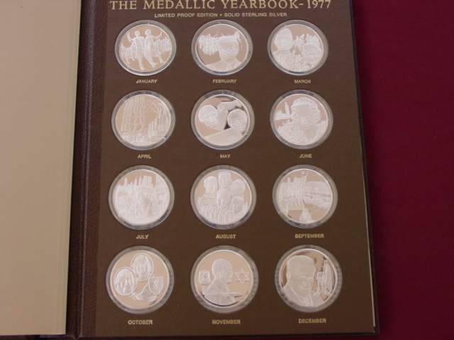 Franklin Mint Medallic Yearbook Medals 1977